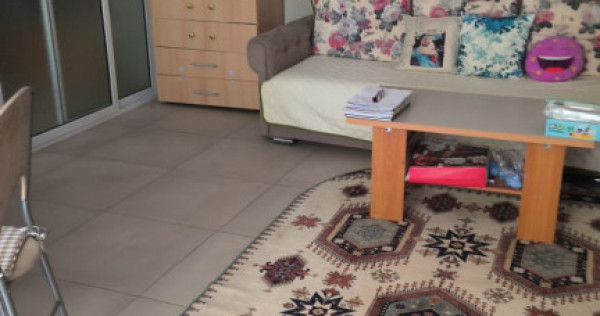 Apartament La Cheie cu 2 camere, zona Garii, parter cu balco