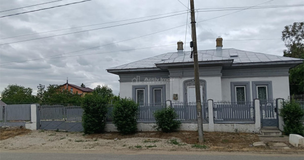 Casa individuala reconditionata partial-Teren 900 mp-Toate u