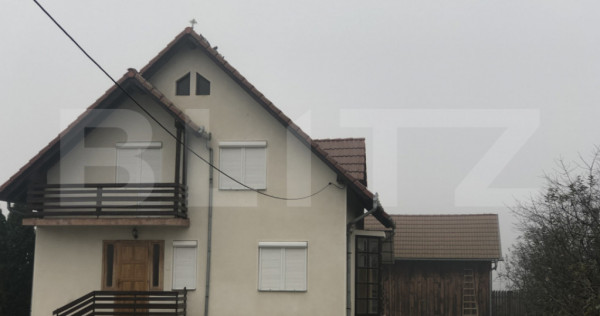 Casă 187 mp, teren 4500 mp, zona Chetani