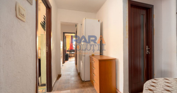 Apartament 3 camere, două băi, Bd. Roman Mușat