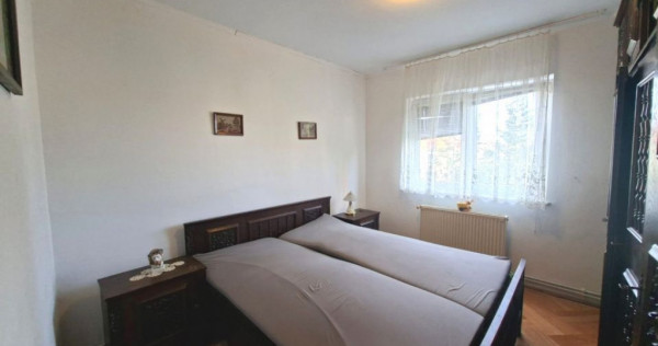 Apartament 3 camere decomandate zona Scoala de Inot