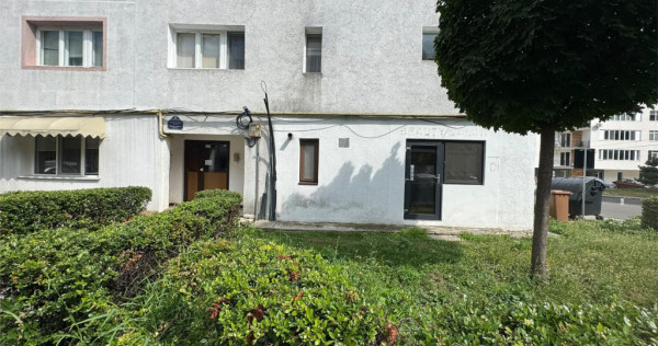 Sp comercial 36 mp, stradal, zona Sud