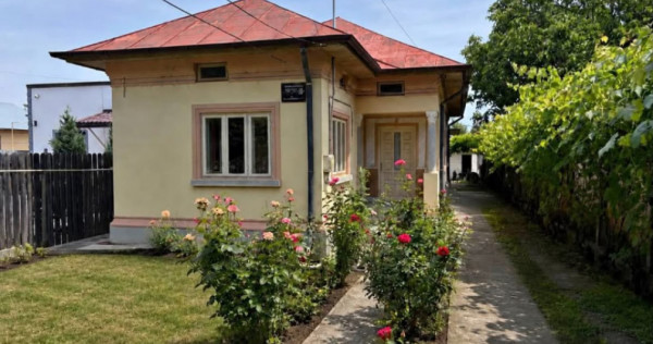 CASA SPATIOASA CU TEREN 1300MP, BALS OLT