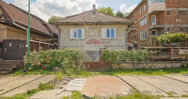 Casă cu potențial &icirc;n Centrul Civic Brașov | 4 camere
