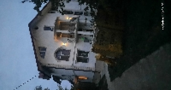 Apartament 3 camere &icirc;n vilă 90mp Bucium