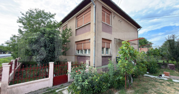 Casă P+1E, 180 mp, teren de 12 ari, anexă locuibilă și g