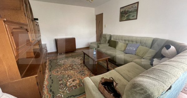 Apartament cu 3 camere, 2 băi și garaj, Zonă excelentă,
