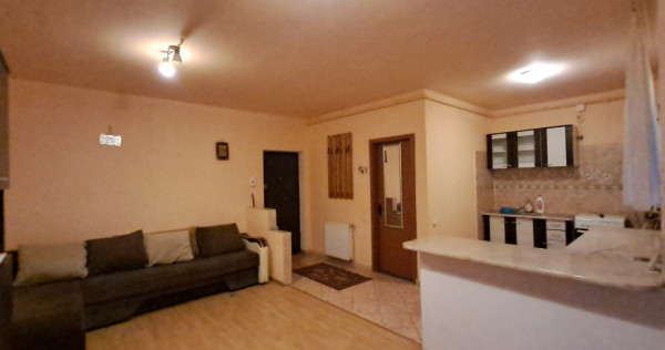 Apartament 2 camere str.Eroilor, parcare privata Floresti