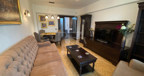 2 camere Unirii decomandat, parcare, et. 5, an 1990, 74 mp