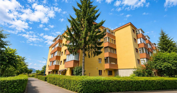 Apartament 3 camere, decomandat, etaj1, boxa 14 mp, 2 balco