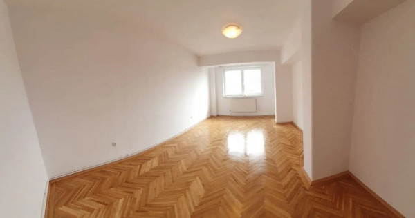 Vand apartament Ultracentral Tg. Mures apartament cu 4 camere și 2 bai