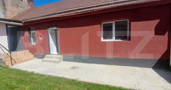 Casă complet renovată de v&acirc;nzare &icirc;n Săcele | Se predă