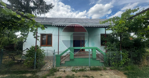 Casă / Vilă cu 3 camere de v&acirc;nzare
