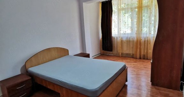 De inchiriat apartament 3 camere, parter, zona Constructo...