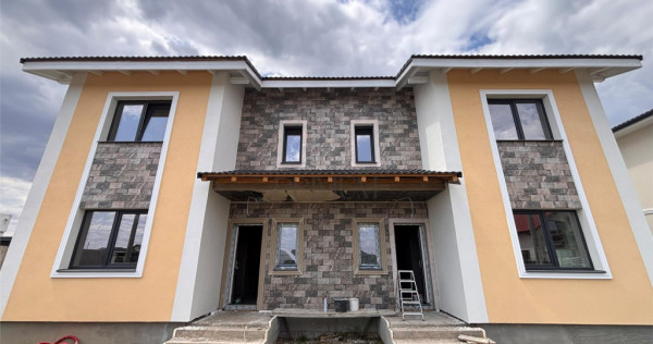 DUPLEX SPATIOS , MOSNITA NOUA, BUCATRIE INCHISA, 125MP UTILI