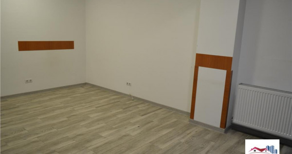 Apartament Bloc Nou 3 Camere 2 Bai si Parcare Privata de Zo