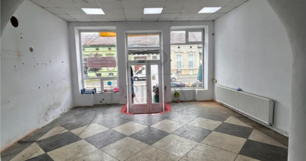Spatiu comercial - zona excelenta - centrala proprie - 48 mp