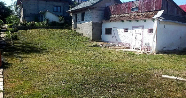 Casă in vanzare Vaslui teren 1100 mp 114 mp constructie 2 camere