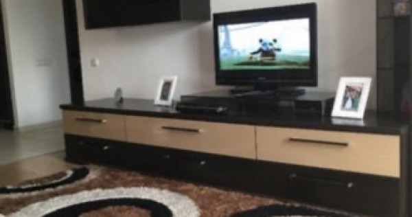 Persoana fizică &icirc;nchiriez apartament
