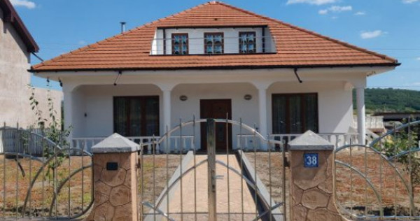 Casa exclusivista, complet mobilata si utilata, Valeni, V...