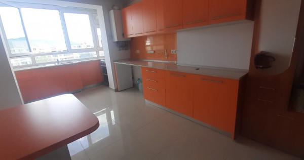 Unirii, zona McDonald's, 2 camere