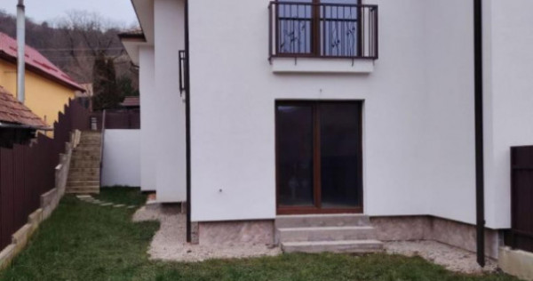 Duplex 120mp utili, 300mp teren, 3 parcari, Tauti
