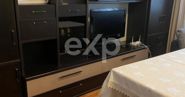 De v&acirc;nzare apartament 3 camere, parter, zona centrala, Cons
