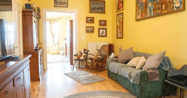 2 camere. Adresă centrală. 99 mp construiți. 2 băi. E...