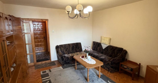 Garsonieră 28mp, etaj intermediar, Piata Flora, Mănăștur