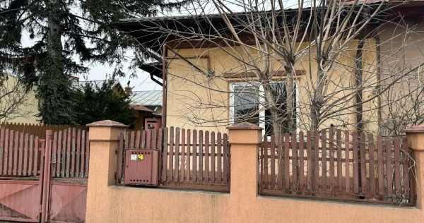 Vand casa in Ploiesti zona linistita cu parc si magazine in apropiere