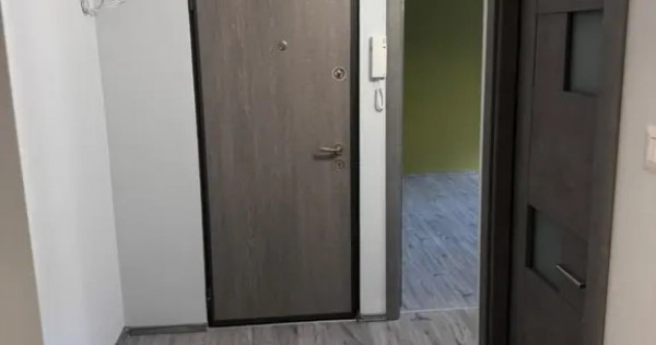 Apartament 3 camere de vanzare NOU central