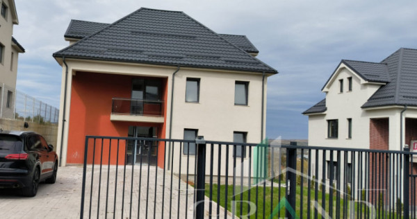 De v&acirc;nzare&ndash;Casă individuală | Dezmir | 172 mp utili | T