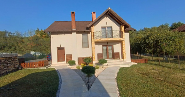 Casa P+M, 204 mp, zona Sasar