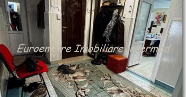 Apartament 4 camere decomandate zona Inel 2