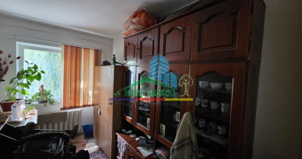 Apartament 3 camere la etajul 1 &ndash; Zonă Comisariat