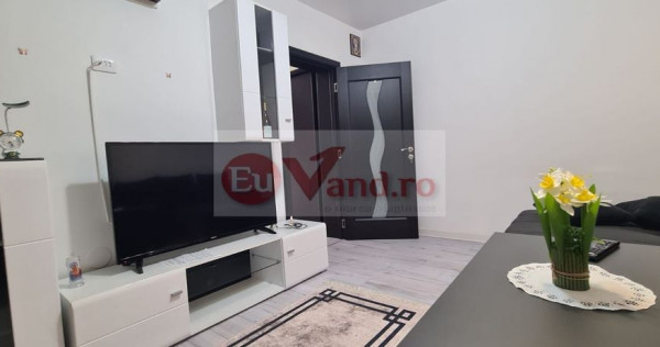 De vanzare apartament cu 3 camere, Piata Centrala, et. 3, 105.000 euro