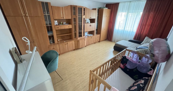 Apartament 2 camere zona Poarta 6 cu Centrala
