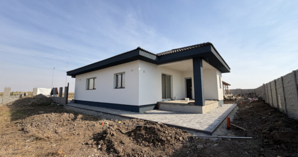 Casa individuala cu 3 camere pe parter, zona Sanandrei