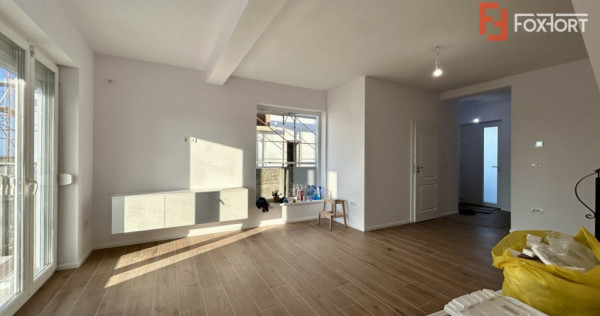 Duplex cu 4 camere si teren de 375 mp - zona Sanandrei