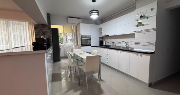 Apartament central zona Zăvoi 3 camere cu centrală termică
