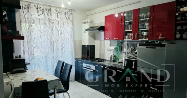 Apartament 3 camere de vanzare, Floresti