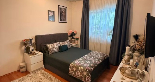 Apartament 2 camere, etaj 1, balcon, parcare privata,Eroilor Floresti