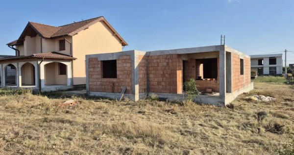 Casă la roșu de v&acirc;nzare Aluniș, județul Arad Cartier Nou