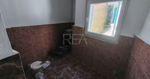 Apartament 3 camere cu acces &icirc;n pod &ndash; zona Uranus