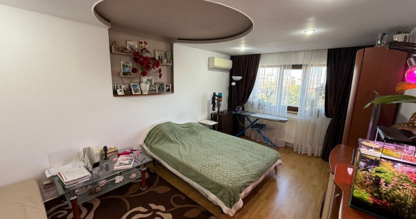 Apartament 3 camere zona KM 5
