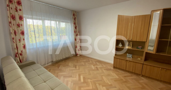Apartament decomandat de inchiriat 2 camere 56 mpu si balcon