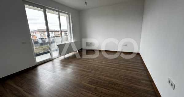 Apartament 2 camere decomandate balcon loc de parcare orient