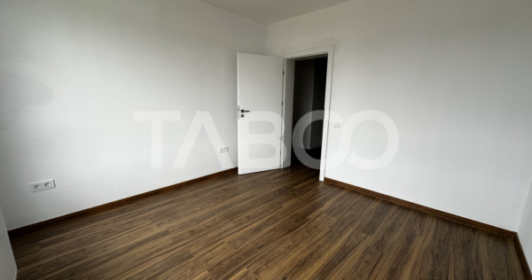 Apartament decomandat 2 camere balcon loc de parcare orienta