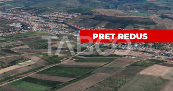 Teren intravilan 9300 mp de vanzare cu acces la utilitati