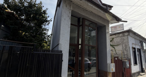 CLĂDIRE COMERCIALĂ DE V&Acirc;NZARE &ndash; 3 NIVELE, &Icirc;N CENTRUL O